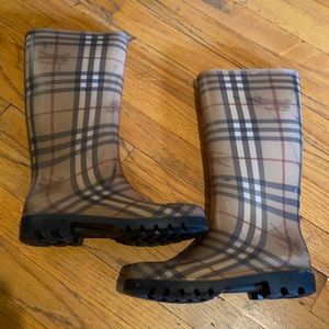 Perfect condition Burberry rain boots!